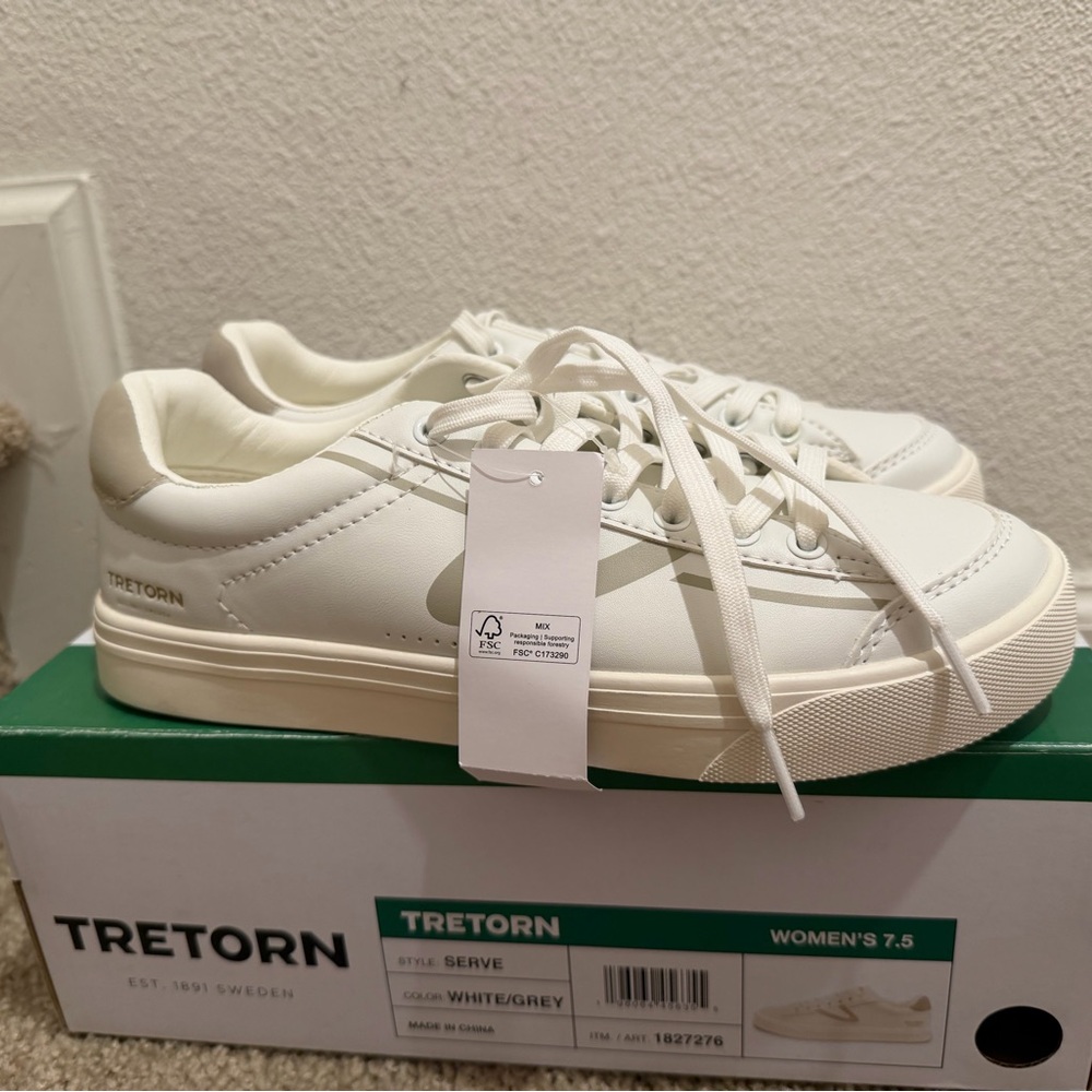 “New” Tretorn White Sneakers size7.5